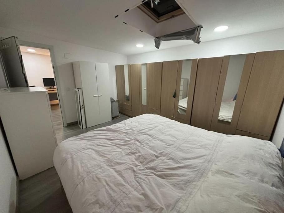 Dormitorio principal con cama king size